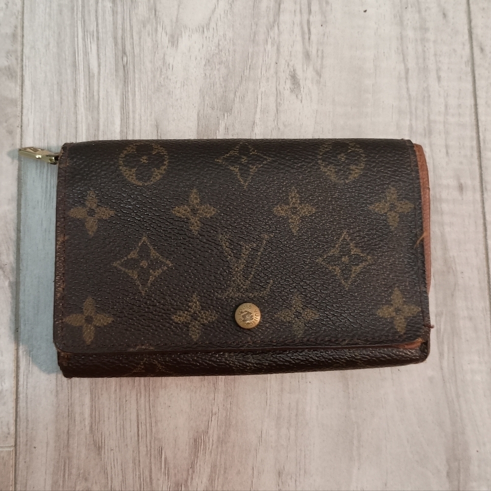 Louis Vuitton, Mono Brown Leather, Bi-fold Compact Wallet - Picture 1 of 13